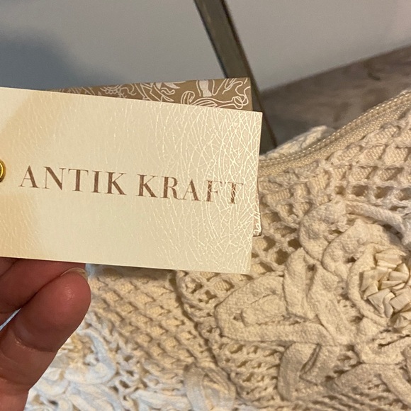 Antik Kraft NWT Cream Knitted Floral Design Shoulder Bag Tie Strap Detail - Picture 5 of 10